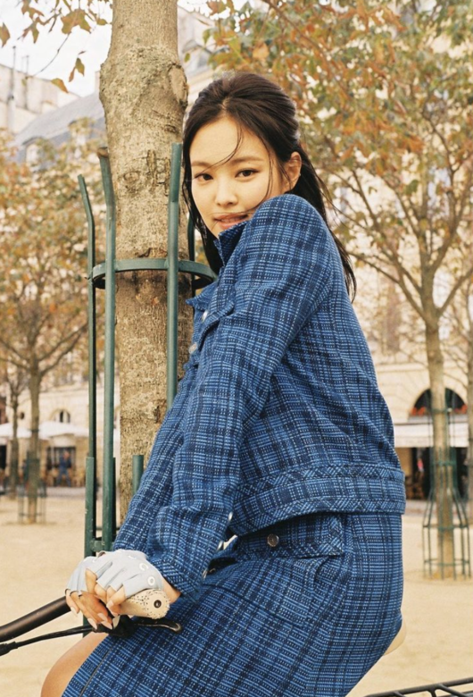 Blackpink Jennie和Lisa都是菲林相機發燒友|跟明星們入手Canon、Nikon、Fujifilm及Minolta傻瓜機|拍出超 Blackpink Jennie和Lisa都是菲林相機發燒友|跟明星們入手Canon、Nikon、Fujifilm及Minolta傻瓜機|拍出超