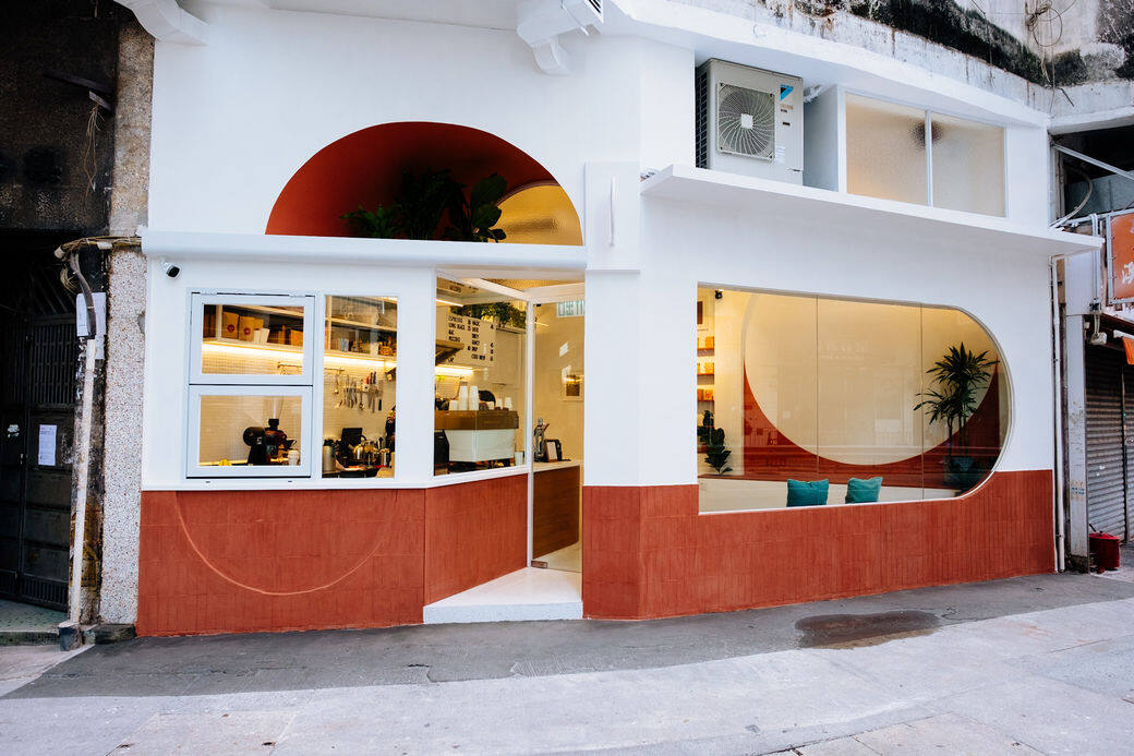 獨立澳式咖啡店TIL - Today Is Long位於西營盤地鐵站對面，設計靈感來自澳洲北