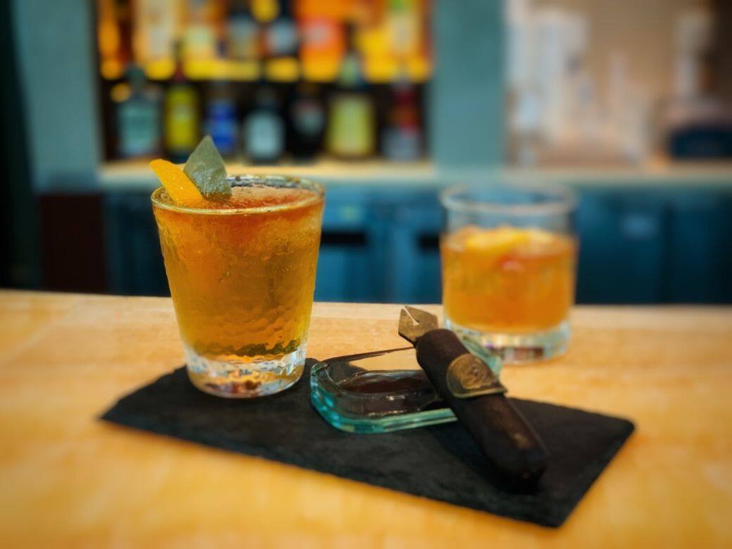 想悠閒地與朋友過一天,也可到迪士尼好萊塢酒店的影廠酒廊飲杯cocktail!這 想悠閒地與朋友過一天,也可到迪士尼好萊塢酒店的影廠酒廊飲杯cocktail!這