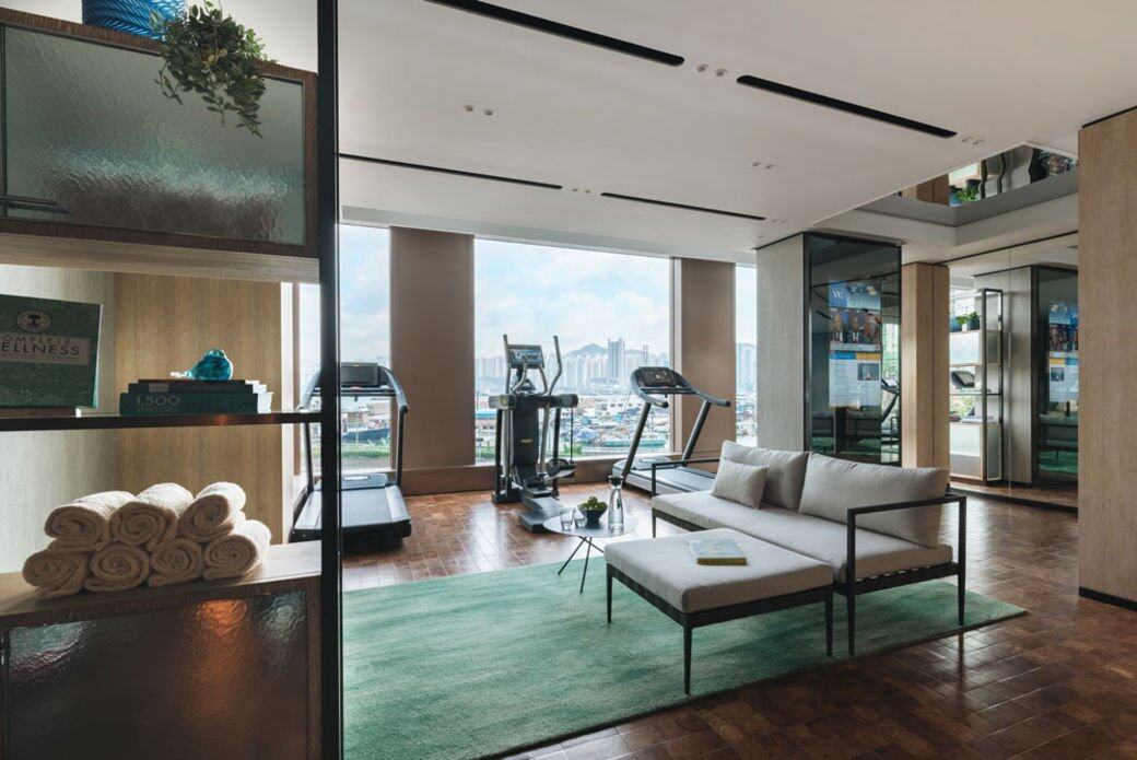除了周遭環境,Waterfront Suites的內部設施亦為懂得享受生活的住客度身訂造。地下 除了周遭環境,Waterfront Suites的內部設施亦為懂得享受生活的住客度身訂造。地下