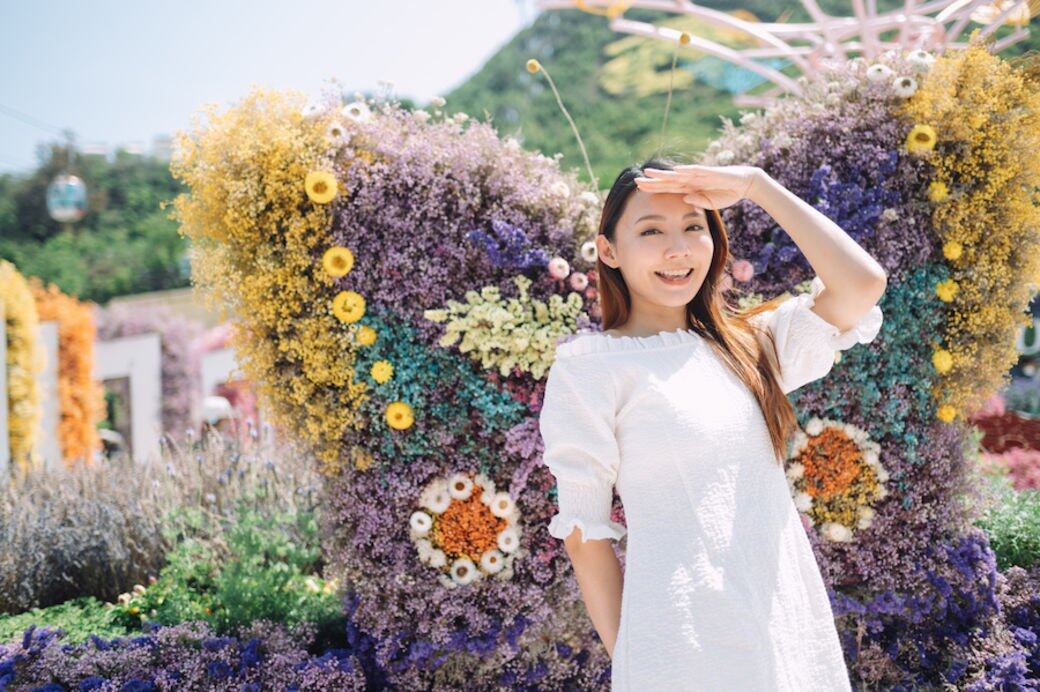 這個紫色花島有如被薰衣草田包圍,走進法國普 羅旺斯的夢幻仙境。閉上 這個紫色花島有如被薰衣草田包圍,走進法國普 羅旺斯的夢幻仙境。閉上