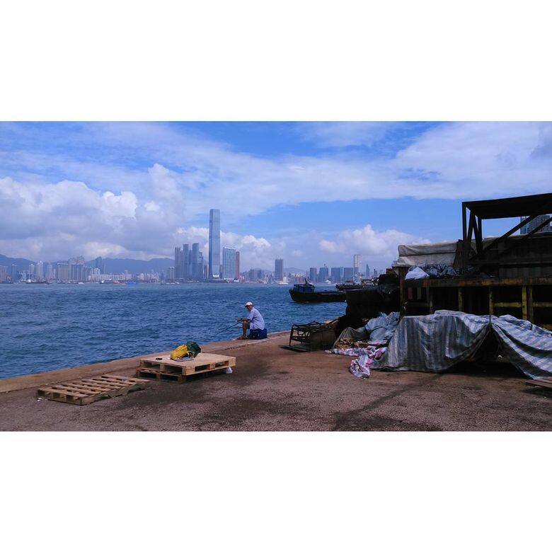 西環貨運碼頭又名「Instagram Pier」,是香港最熱門的IG影相地點。不少電影和MV都會 西環貨運碼頭又名「Instagram Pier」,是香港最熱門的IG影相地點。不少電影和MV都會