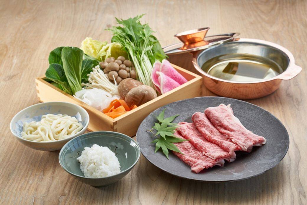 以高級食材的一人一鍋日式Shabu Shabu,位於銅鑼灣心臟地帶的V Point30樓。餐廳 以高級食材的一人一鍋日式Shabu Shabu,位於銅鑼灣心臟地帶的V Point30樓。餐廳
