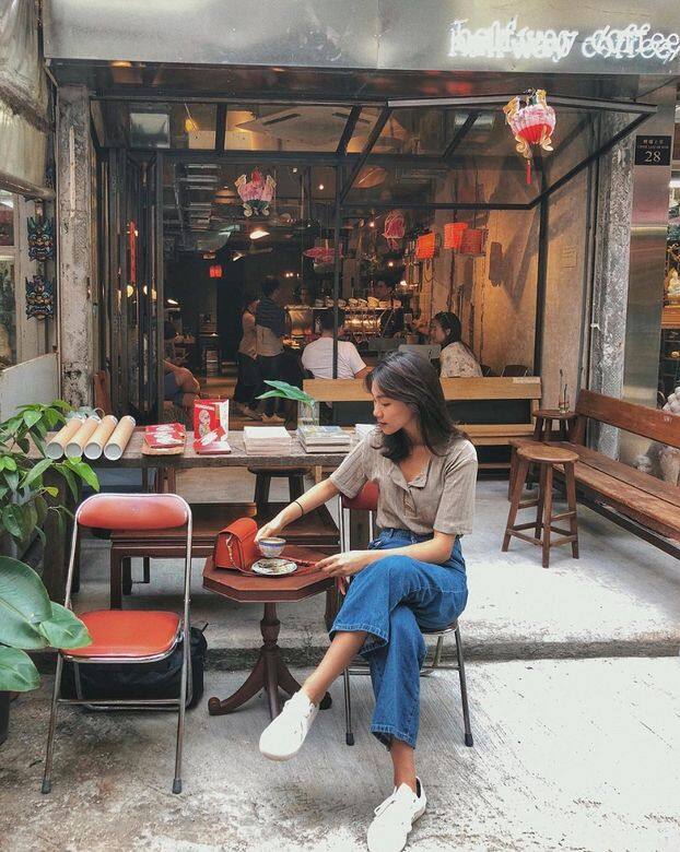 3. 半路咖啡以90年代懷舊復古風作為店內主要設計的半路咖啡,有別於 3. 半路咖啡以90年代懷舊復古風作為店內主要設計的半路咖啡,有別於