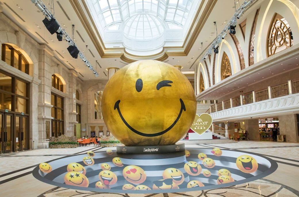 2. Smiley影相位去完Cafe,繼續影相打卡,同一商場就有Smiley期間限定店!場內設置 2. Smiley影相位去完Cafe,繼續影相打卡,同一商場就有Smiley期間限定店!場內設置