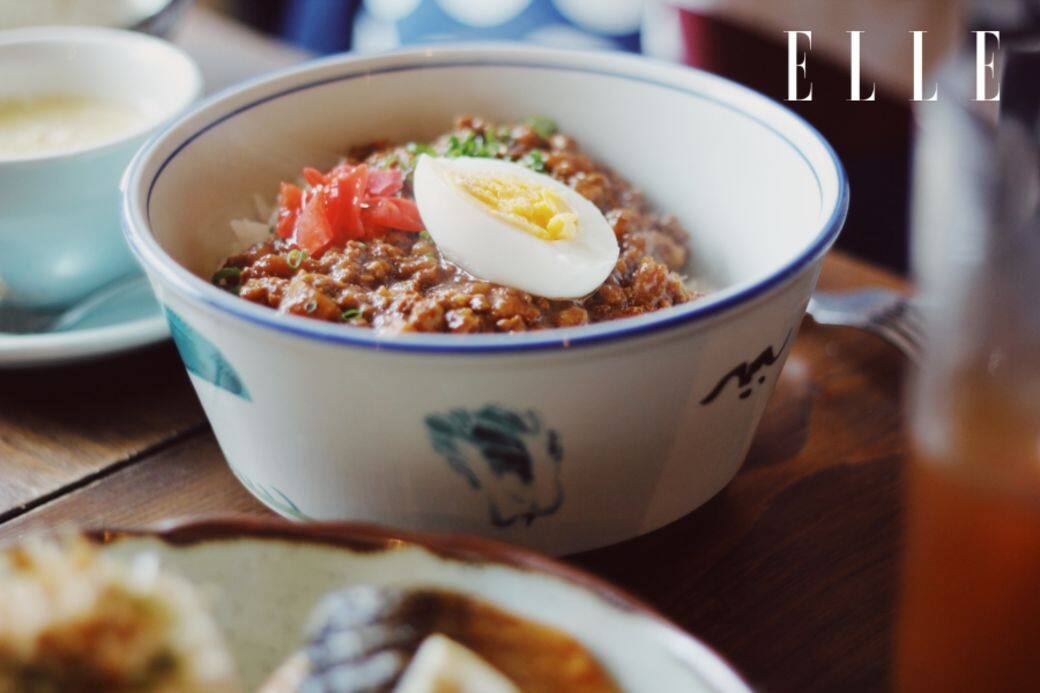 不過神經餵飼的老闆稱這店不是cafe,而是「食堂」。餐飲選擇約六、七款,天天不 不過神經餵飼的老闆稱這店不是cafe,而是「食堂」。餐飲選擇約六、七款,天天不