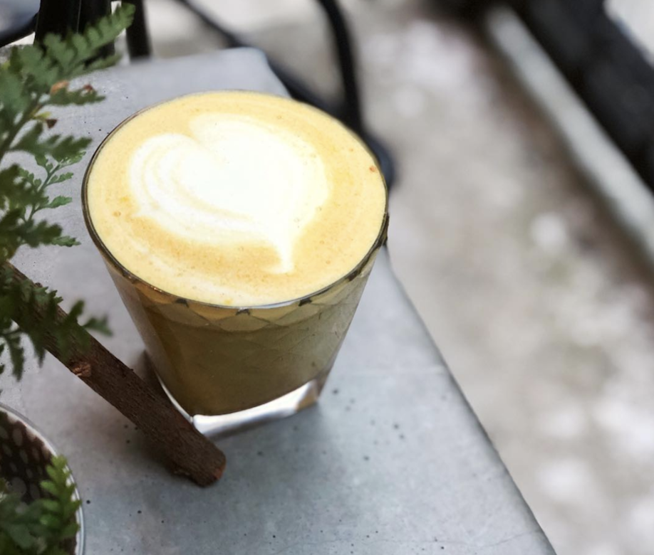 Ω ohms cafe&bar 順逆珈琲酒館這間素食café除了同時是素食店外,還提倡公平貿易 Ω ohms cafe&bar 順逆珈琲酒館這間素食café除了同時是素食店外,還提倡公平貿易