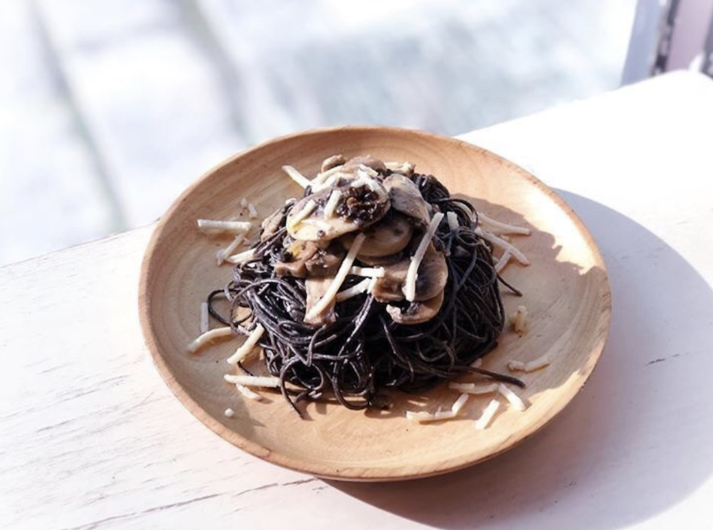 這裡亦有正餐提供,而餐牌裡所有選擇也是素食,不用擔心「破戒」,是Green Monday之 這裡亦有正餐提供,而餐牌裡所有選擇也是素食,不用擔心「破戒」,是Green Monday之