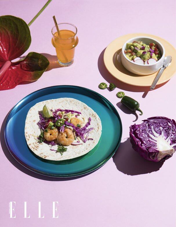 燒蝦牛油果墨西哥Taco 牛油果莎莎材料:牛油果(2個,切粒)、車厘茄(4個,一開 燒蝦牛油果墨西哥Taco 牛油果莎莎材料:牛油果(2個,切粒)、車厘茄(4個,一開