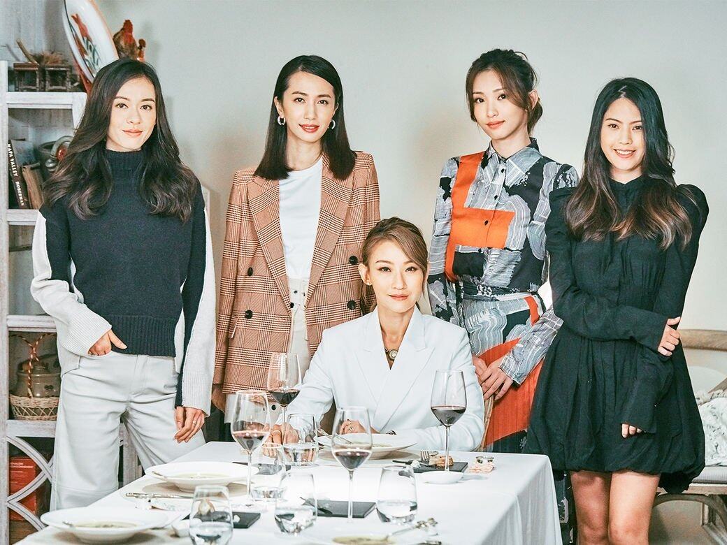 ELLE Girls來到法式餐廳Maison ES、由創辦人兼星級名廚Esther Sham為她們指導餐桌禮儀。 ELLE Girls來到法式餐廳Maison ES、由創辦人兼星級名廚Esther Sham為她們指導餐桌禮儀。