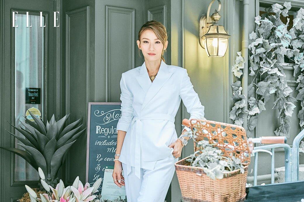 Esther認為學懂餐桌禮儀不僅是對場合的尊重,亦是提升自己言行舉止和修 Esther認為學懂餐桌禮儀不僅是對場合的尊重,亦是提升自己言行舉止和修