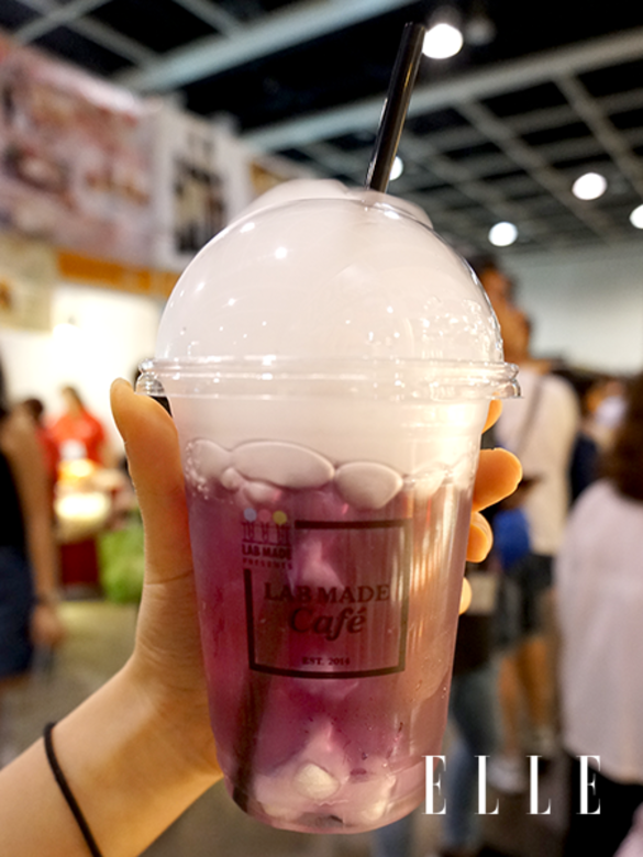 2. 分子乾冰茶 $30乾冰一倒進紫色飲料入,仙氣飄散,夢幻十足!紫色來自蝶 2. 分子乾冰茶 $30乾冰一倒進紫色飲料入,仙氣飄散,夢幻十足!紫色來自蝶