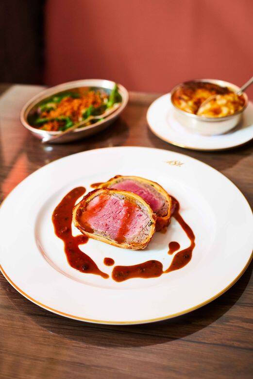 Fortnum & Mason 香港店亮點2:豪華餐室Fortnum’s 181設有豪華餐室和酒吧的Fortnum’s 181,用餐 Fortnum & Mason 香港店亮點2:豪華餐室Fortnum’s 181設有豪華餐室和酒吧的Fortnum’s 181,用餐