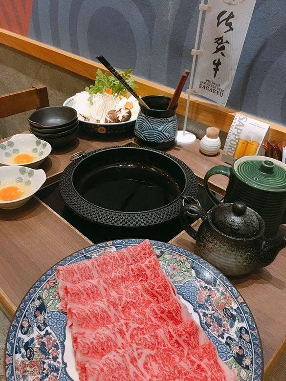 如果你來吃壽喜燒或涮涮鍋，可先考慮想吃哪種日本和牛，例如烏取牛、佐