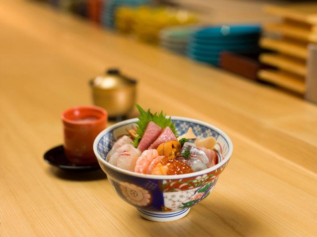 3. SUSHI HANA今年二月開幕的壽司店SUSHI HANA,由入廚逾三十年的日式鐵板燒廚師 3. SUSHI HANA今年二月開幕的壽司店SUSHI HANA,由入廚逾三十年的日式鐵板燒廚師