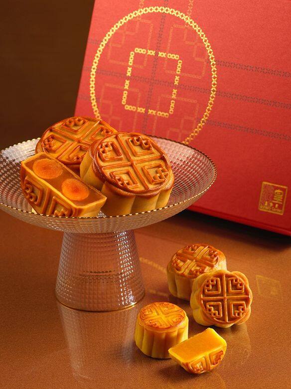 8. 皇御園精品中菜皇御園推出以四合一概念打造尊貴月餅禮盒,六個裝 8. 皇御園精品中菜皇御園推出以四合一概念打造尊貴月餅禮盒,六個裝