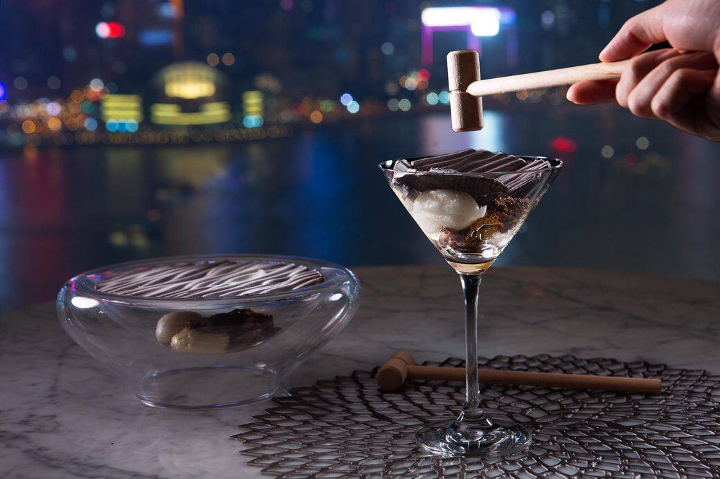 當然少不了壓軸-- 甜品!甜品方面玩味十足,主角朱古力的造型靈感來自Philippe 當然少不了壓軸-- 甜品!甜品方面玩味十足,主角朱古力的造型靈感來自Philippe