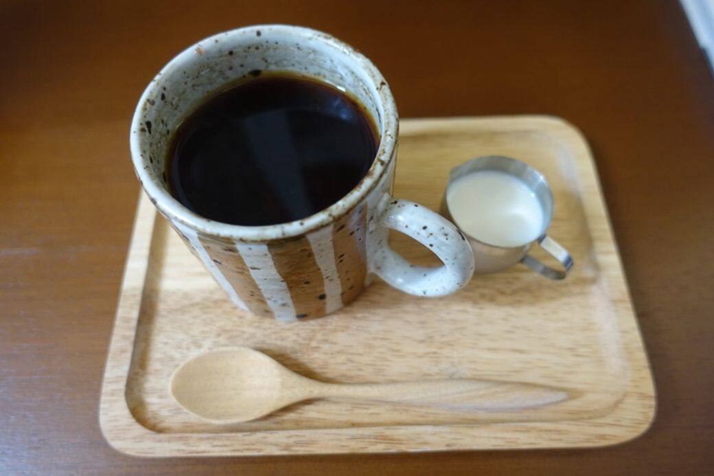 在此飲一杯咖啡 ($35) 沒有連鎖咖啡店的局促感,與朋友談談天,感覺有點似 在此飲一杯咖啡 ($35) 沒有連鎖咖啡店的局促感,與朋友談談天,感覺有點似
