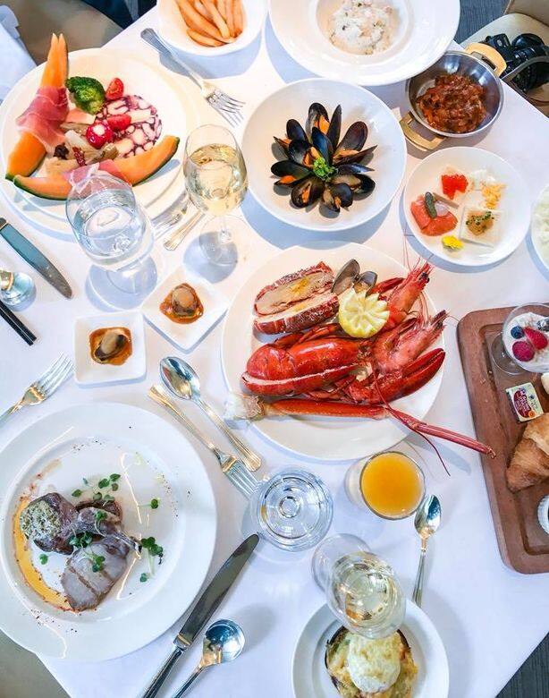 1. 香港港麗酒店 Champagne Brunch on the Eighth週末去Conrad酒店8樓吃brunch,會發現這裡全層都 1. 香港港麗酒店 Champagne Brunch on the Eighth週末去Conrad酒店8樓吃brunch,會發現這裡全層都