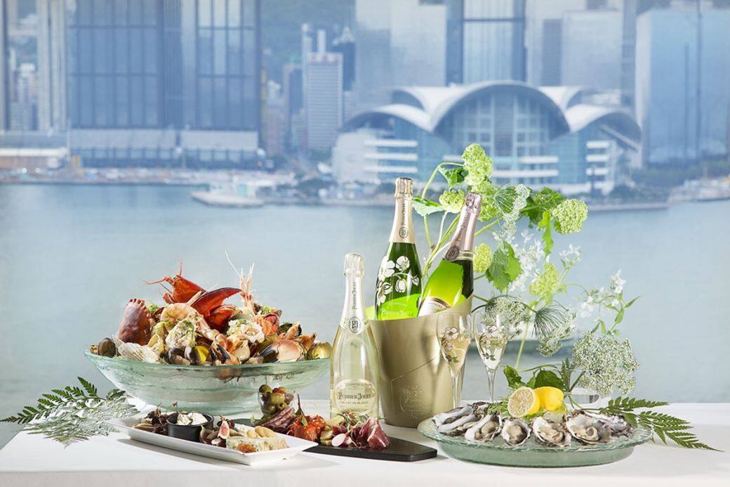 Perrier-Jouët花韻周日香檳早午餐地點:香港喜來登酒店蠔酒吧時間:逢星期日 Perrier-Jouët花韻周日香檳早午餐地點:香港喜來登酒店蠔酒吧時間:逢星期日