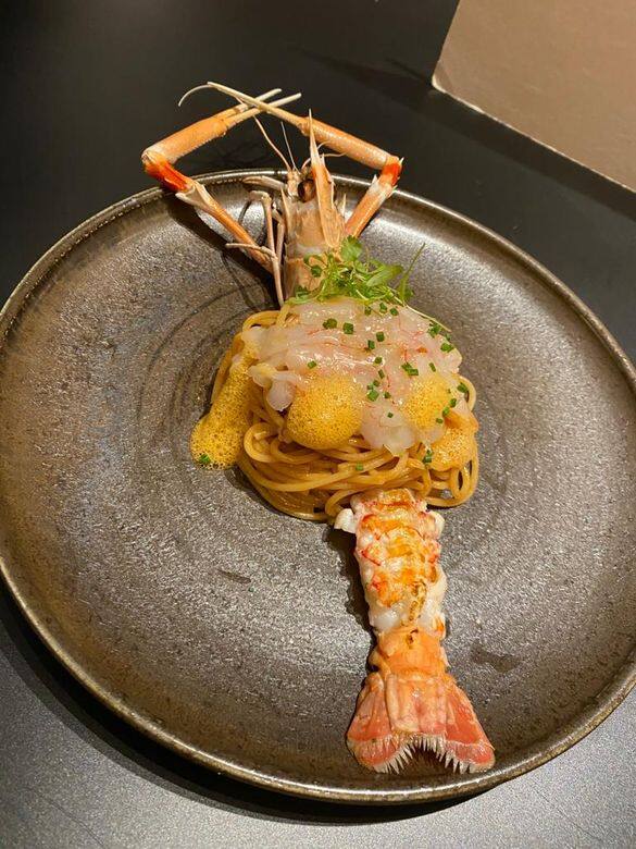 Homemade Linguine with Spanish Red Prawn $498Chef Ken採用深海螯蝦,以三種不同的烹調方式包括烤、生螯 Homemade Linguine with Spanish Red Prawn $498Chef Ken採用深海螯蝦,以三種不同的烹調方式包括烤、生螯