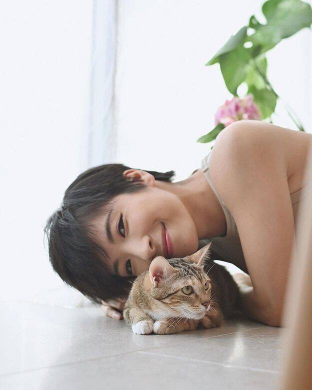 順理成章當婆婆,分擔其中兩個貓孫的Kira,不禁想起養貓前媽媽對自己的 順理成章當婆婆,分擔其中兩個貓孫的Kira,不禁想起養貓前媽媽對自己的