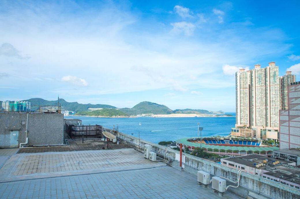 HouseWhite白居地址:柴灣工業區(詳細地址可向店主查詢)收費:每小時$600/最多20人 HouseWhite白居地址:柴灣工業區(詳細地址可向店主查詢)收費:每小時$600/最多20人