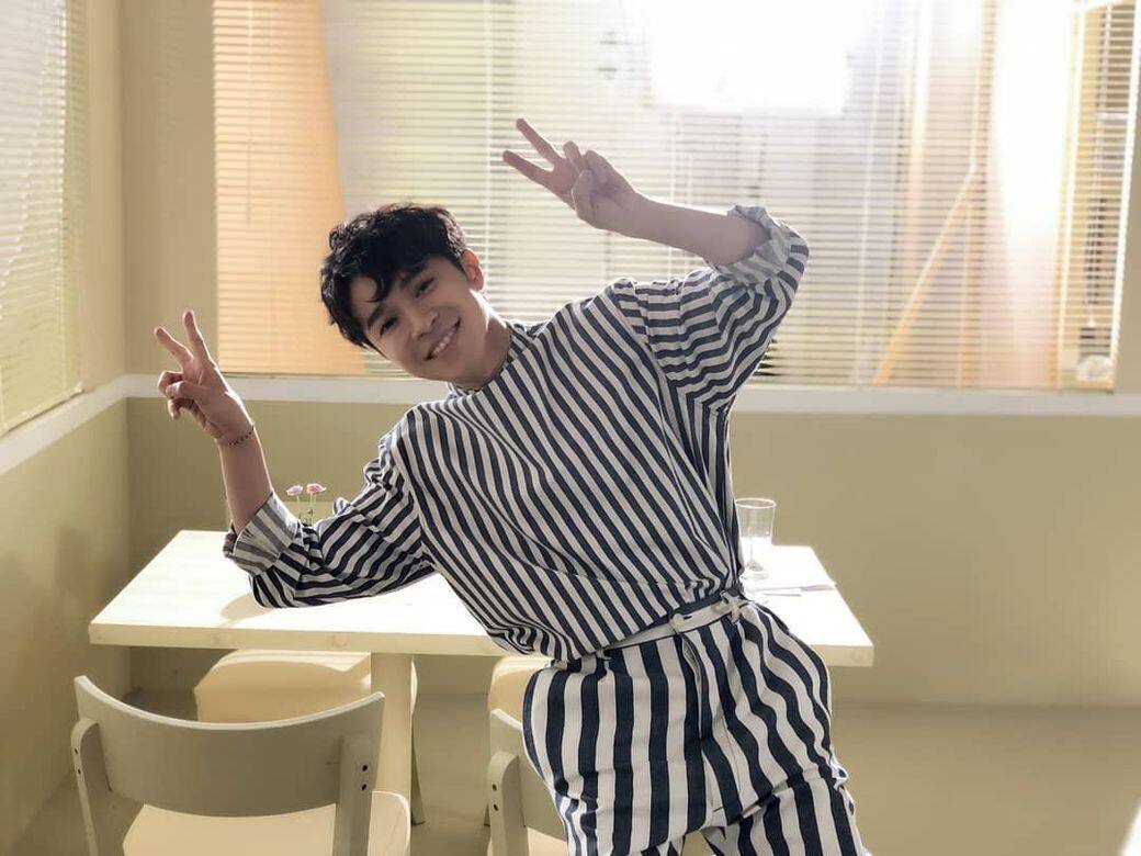 他們在錄音室裏花上 50 天時間錄製不同版本,最後「一曲四式」終告誕生,當中既有用作主打跟台灣爵士女聲 9m88 的合唱版本,亦有吳青峰的獨唱版本,更找來 Dizparity 和 Oberka 兩位音樂玩家合作,混搭出兩個 Remix 版本,新風格新組合帶來最大新鮮感。 他們在錄音室裏花上 50 天時間錄製不同版本,最後「一曲四式」終告誕生,當中既有用作主打跟台灣爵士女聲 9m88 的合唱版本,亦有吳青峰的獨唱版本,更找來 Dizparity 和 Oberka 兩位音樂玩家合作,混搭出兩個 Remix 版本,新風格新組合帶來最大新鮮感。