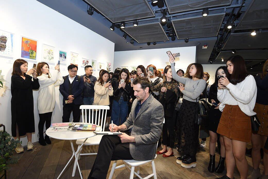 愛花的男人不多,法國時尚品牌agnès b. 旗下畫廊agnès b. Galerie Boutique最近便邀請 愛花的男人不多,法國時尚品牌agnès b. 旗下畫廊agnès b. Galerie Boutique最近便邀請