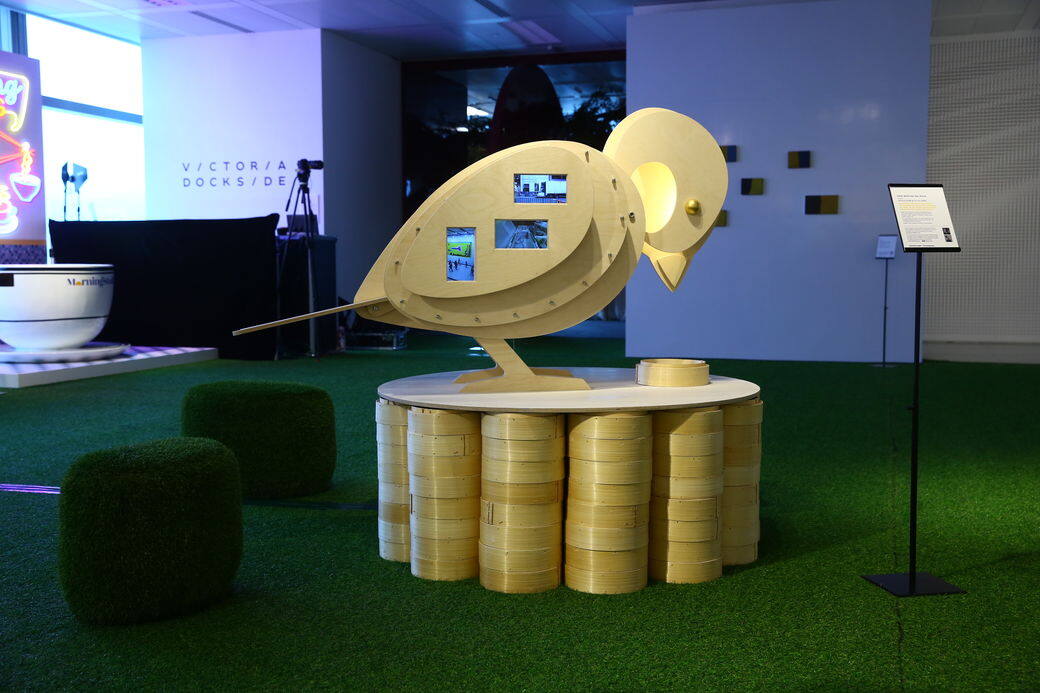 跨媒體藝術家Terence Leung和Chi Chi Cheng為這次活動創作了一件藝術作品,名為「Early Bird 跨媒體藝術家Terence Leung和Chi Chi Cheng為這次活動創作了一件藝術作品,名為「Early Bird