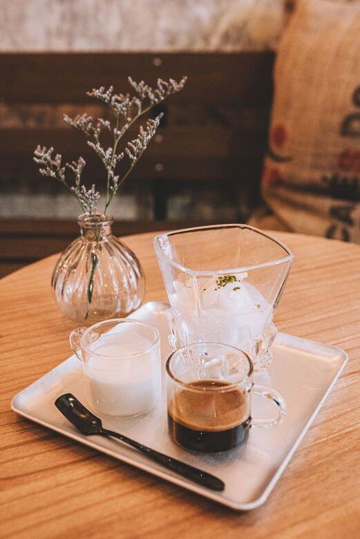 Loop Kulture提供不同口味的特色咖啡，命名 「Loop」的主打特色咖啡，以椰子水及雪成