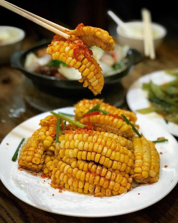另外,小店還有好多美食,好比蝦子麵、椒鹽鮮魷,之前吃過了店內的椒鹽粟 另外,小店還有好多美食,好比蝦子麵、椒鹽鮮魷,之前吃過了店內的椒鹽粟