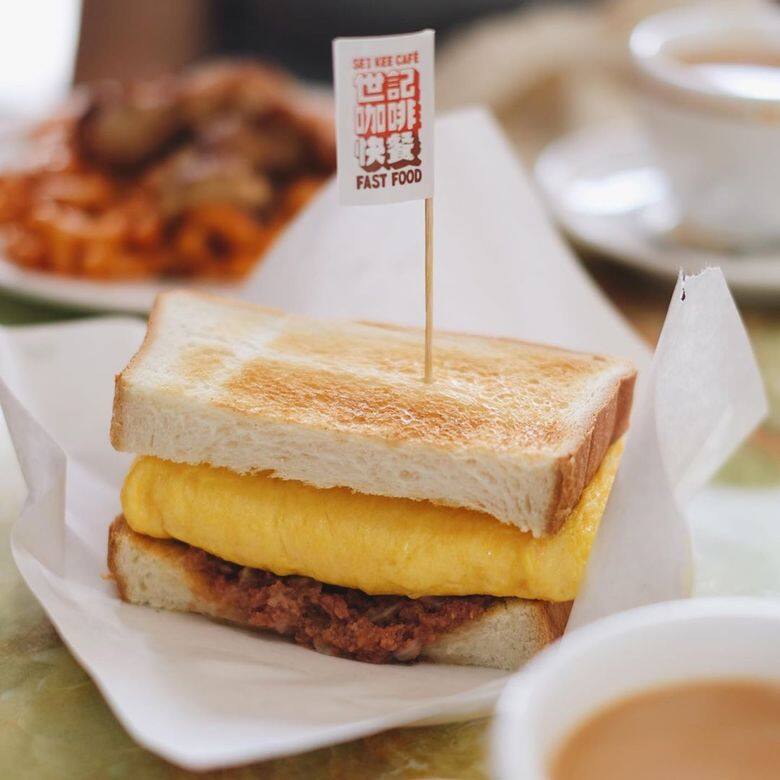 另外,雞蛋牛肉三文治,加入少見厚厚的雞蛋,一樣美味。 另外,雞蛋牛肉三文治,加入少見厚厚的雞蛋,一樣美味。