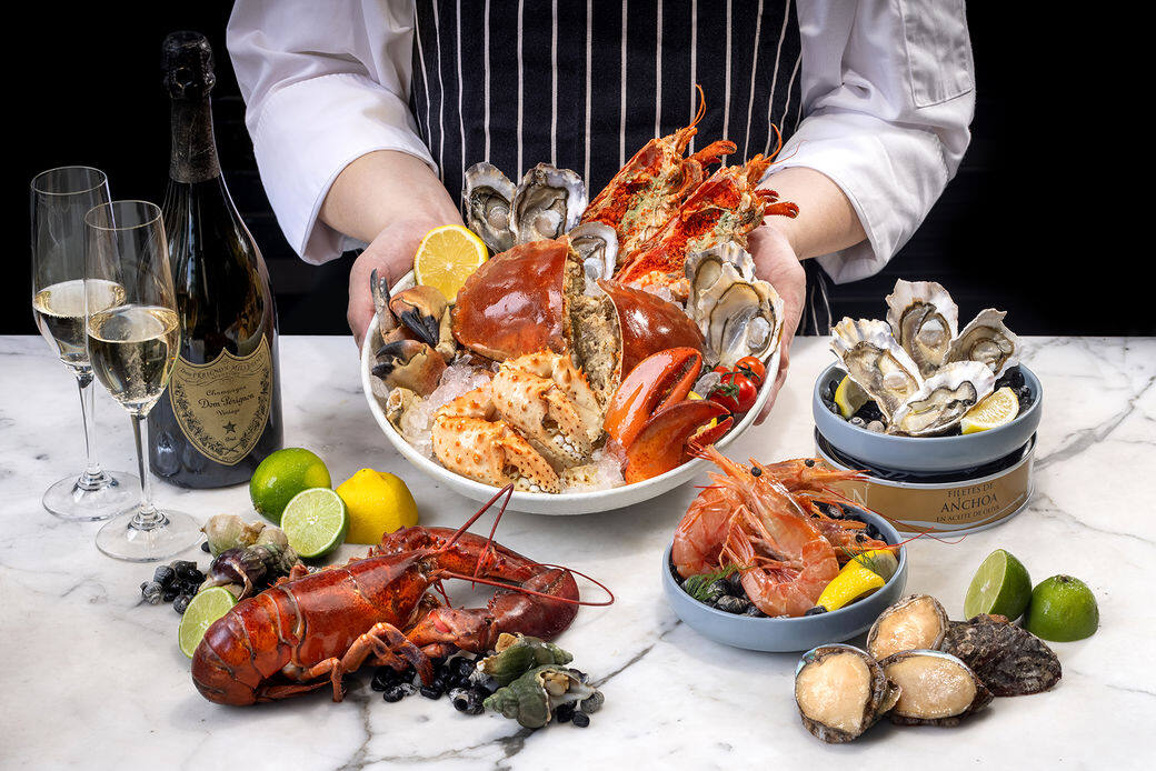 Porterhouse Seafood & Steak推出可供分享的母親節晚宴套餐,供四人用,首先享用Porterhouse精緻拼盤 Porterhouse Seafood & Steak推出可供分享的母親節晚宴套餐,供四人用,首先享用Porterhouse精緻拼盤