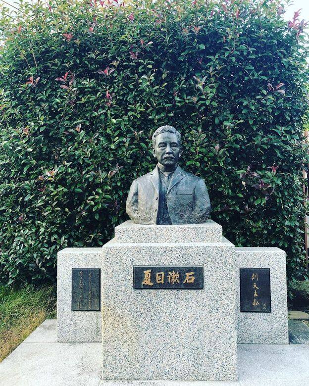幼年得不到愛,更對組織家庭充滿恐懼的夏目漱石,在青春期就對嫂子有 幼年得不到愛,更對組織家庭充滿恐懼的夏目漱石,在青春期就對嫂子有