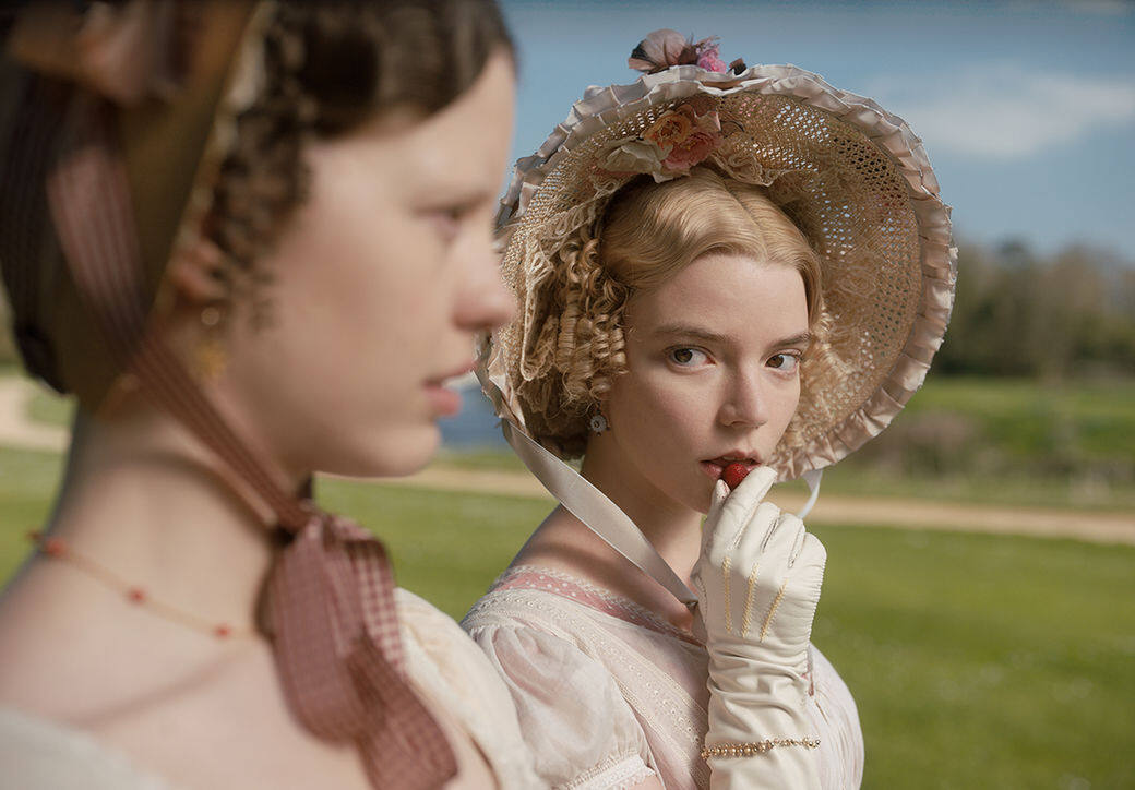 《后翼棄兵》的空靈系女主角Anya Taylor Joy近年非常多產,電影方面她拍攝由Jane Austen小說改編而成的《上流貴族》(Emma)。故事以19世紀的英國為背景,中古年代的服飾讓人看得賞心悅目,加上輕快的配樂,令人期待愛情故事的起承轉合。電影結集了英式優雅及幽默,諷刺地指出英國貴族的矯揉造作,是每一個英倫迷的必看作品。 《后翼棄兵》的空靈系女主角Anya Taylor Joy近年非常多產,電影方面她拍攝由Jane Austen小說改編而成的《上流貴族》(Emma)。故事以19世紀的英國為背景,中古年代的服飾讓人看得賞心悅目,加上輕快的配樂,令人期待愛情故事的起承轉合。電影結集了英式優雅及幽默,諷刺地指出英國貴族的矯揉造作,是每一個英倫迷的必看作品。