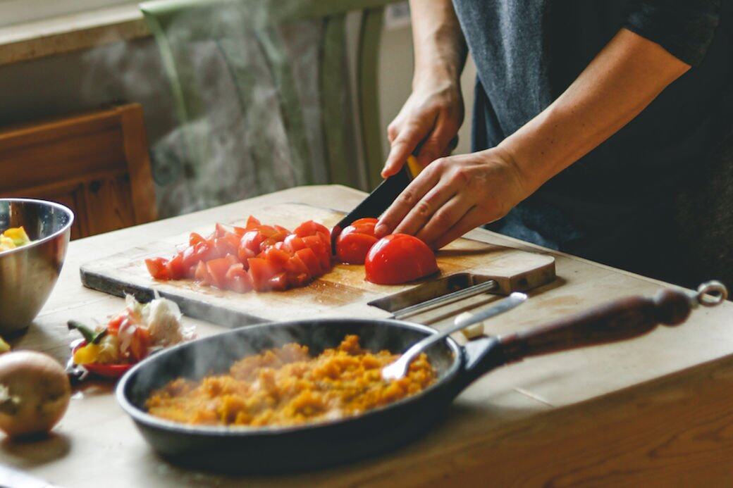 第1招：在平日的餐膳選擇可以多吃蕃茄，例如蕃茄牛肉飯、肉醬意粉、蕃茄