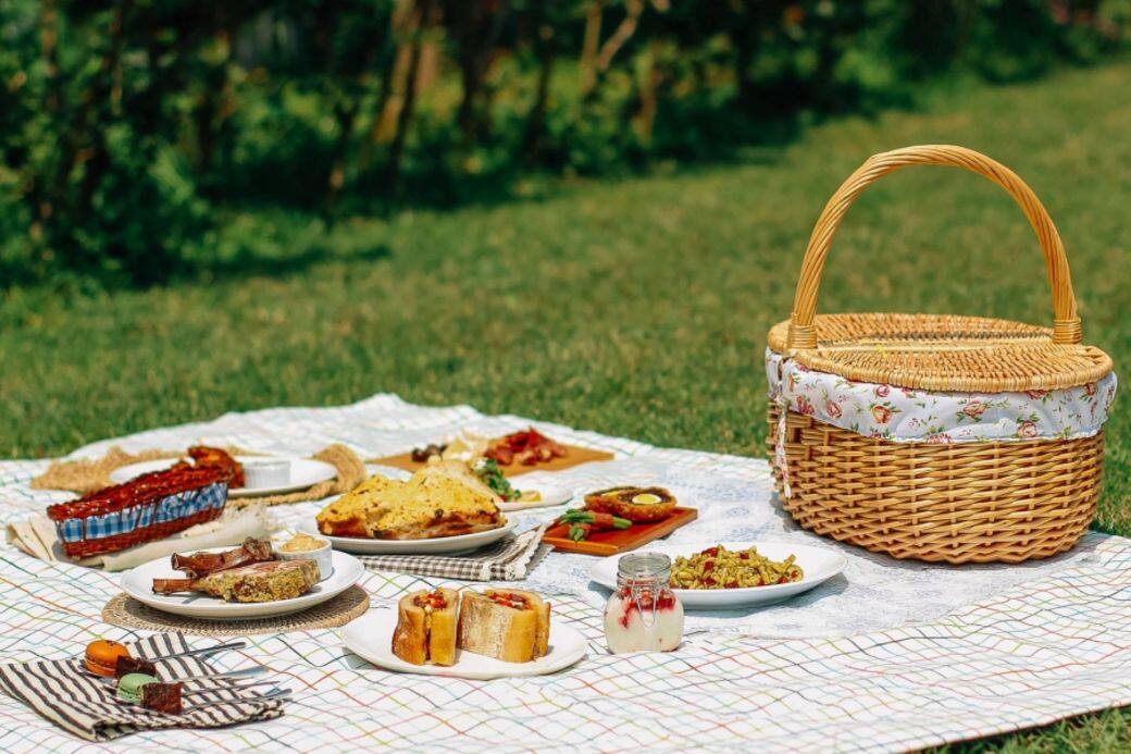 Invisible Kitchen 野餐外賣 野餐食物 食品 現成 picnic delivery food takeaway Invisible Kitchen 野餐外賣 野餐食物 食品 現成 picnic delivery food takeaway