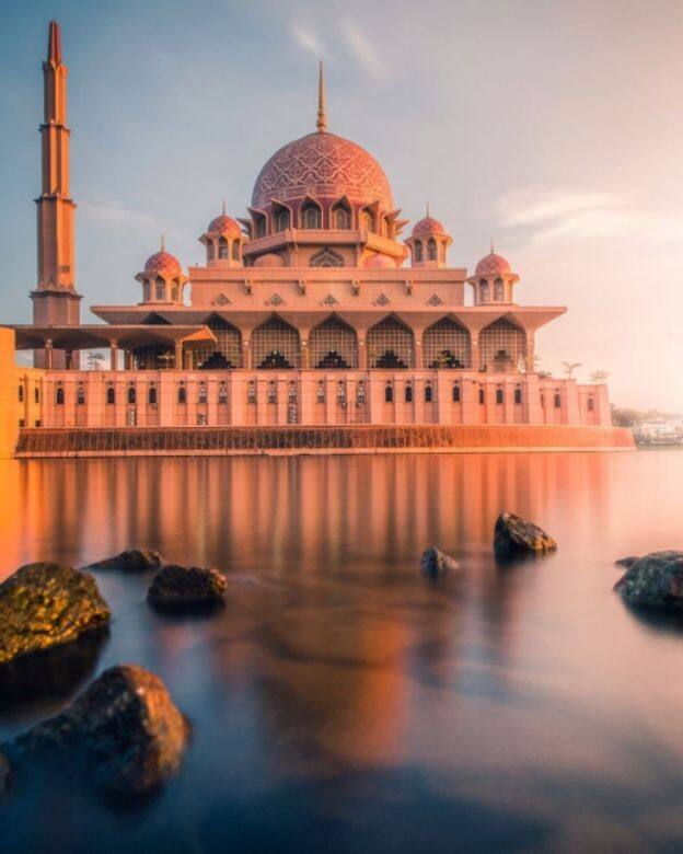 Travel pink places 粉紅色 打卡 景點 馬來西亞-布特拉清真寺 Masjid Putra Travel pink places 粉紅色 打卡 景點 馬來西亞-布特拉清真寺 Masjid Putra