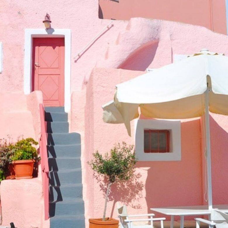 Travel pink places 粉紅色 打卡 景點 聖托里尼-粉紅色洞穴屋 Pink Cave House Travel pink places 粉紅色 打卡 景點 聖托里尼-粉紅色洞穴屋 Pink Cave House