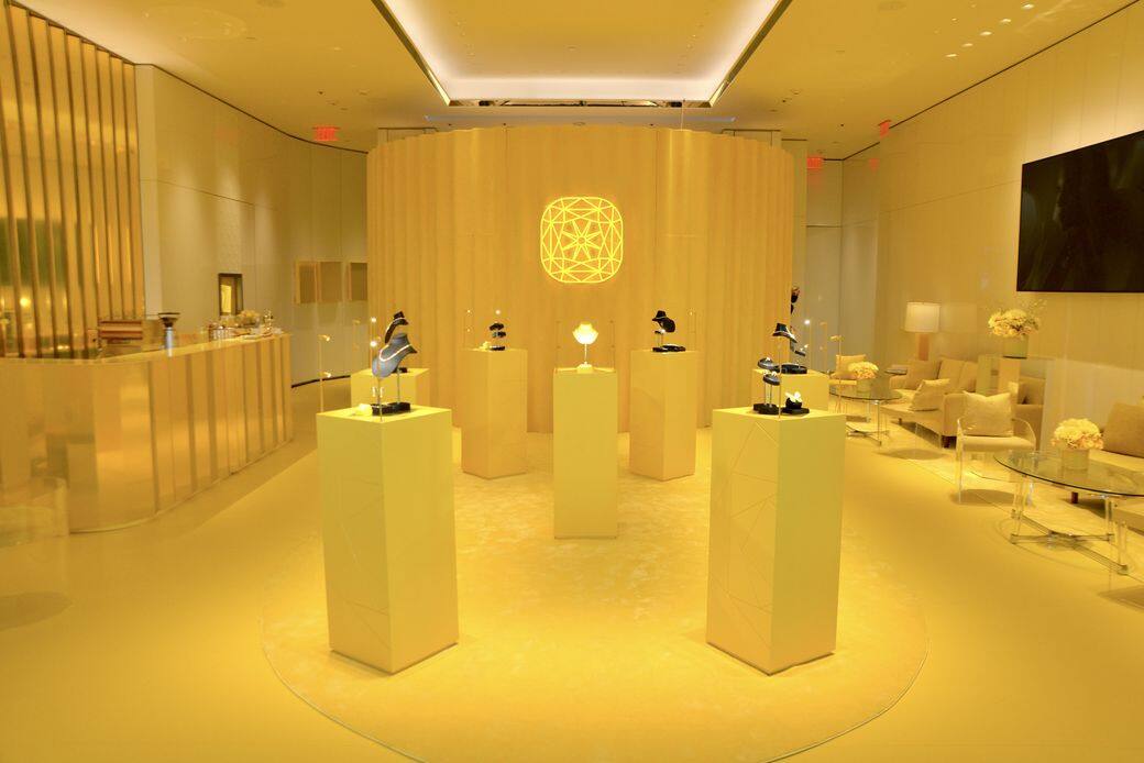 2021年的愚人節,Tiffany & Co.於Instagram上宣布品牌經典的Tiffany Blue不再是品牌的獨特顏色 2021年的愚人節,Tiffany & Co.於Instagram上宣布品牌經典的Tiffany Blue不再是品牌的獨特顏色