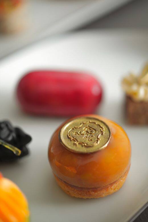 甜點方面,精選茶點包括色彩鮮艷亮麗的Sweet Potato – 甜薯意大利濃縮咖啡慕絲 甜點方面,精選茶點包括色彩鮮艷亮麗的Sweet Potato – 甜薯意大利濃縮咖啡慕絲