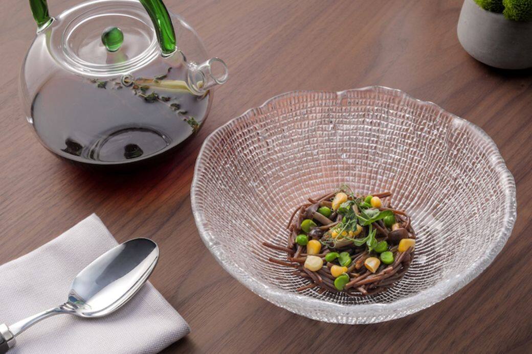 香港瑰麗酒店的Asaya Kitchen主打健康餐飲概念,主要提供素食,不過主菜中也有 香港瑰麗酒店的Asaya Kitchen主打健康餐飲概念,主要提供素食,不過主菜中也有