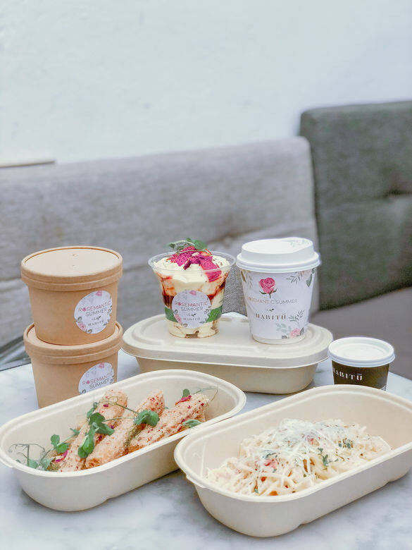 HABITŪ最近推出「瑰麗仲夏」玫瑰主題餐飲，共有五款手調飲料和四款精緻甜點