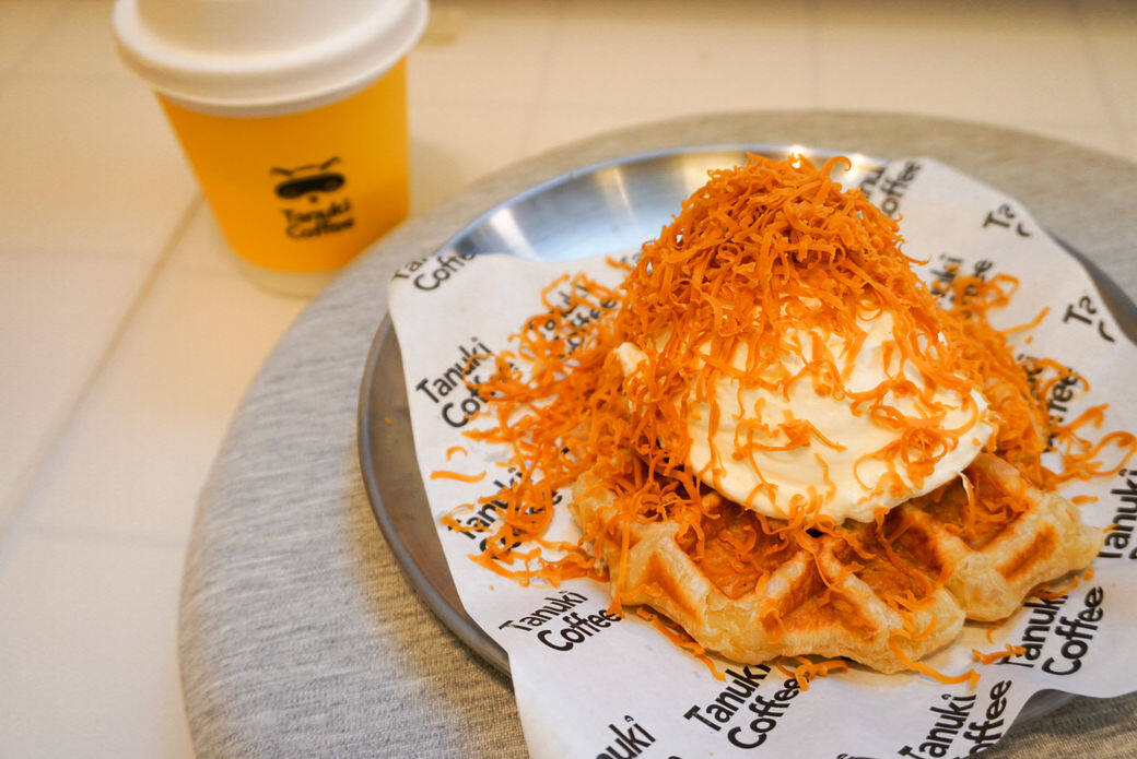 至於食物方面亦同樣有質素,193最推介的Brown Cheese Waffle,找來香港少見的Brown Cheese,配 至於食物方面亦同樣有質素,193最推介的Brown Cheese Waffle,找來香港少見的Brown Cheese,配