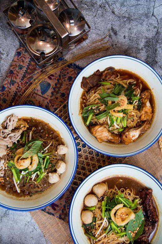 位於元朗的阿叔泰麵，是大廚於泰國布吉拜師學藝，把地道家庭式船麵湯