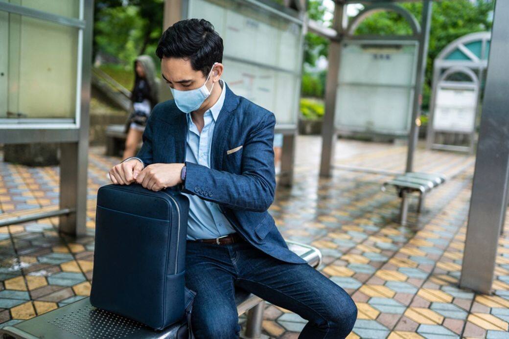 原來對某些人而言,返工就是他的生命,所謂「冇嘢可以阻到香港人返工」,不 原來對某些人而言,返工就是他的生命,所謂「冇嘢可以阻到香港人返工」,不