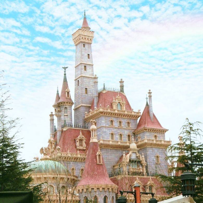 東京迪士尼的新園區「美女與野獸」Fantasy Land 粉紅色公主城堡 東京迪士尼的新園區「美女與野獸」Fantasy Land 粉紅色公主城堡