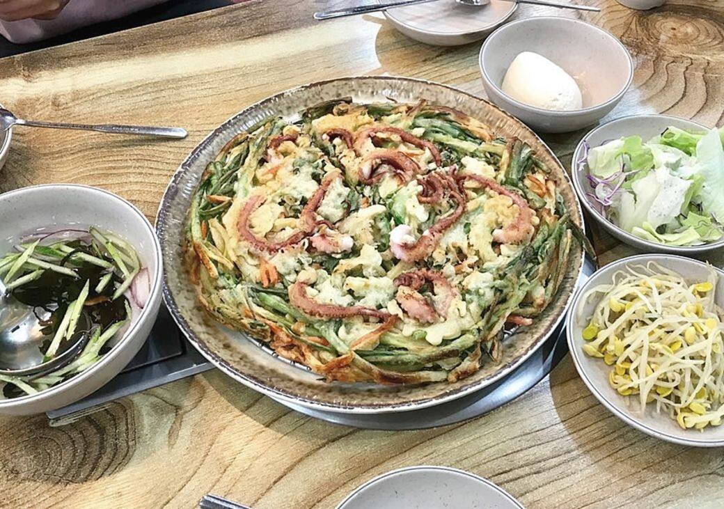 而另一款推介的是韓式餃子 而另一款推介的是韓式餃子