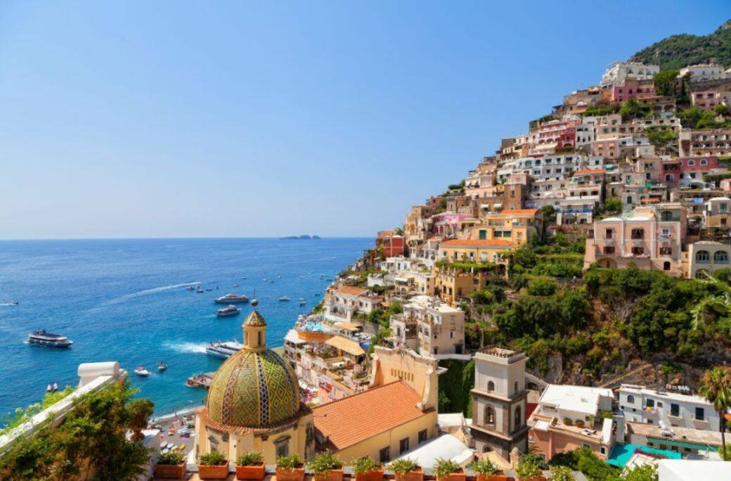 波西塔諾(Positano)小鎮位於意大利 波西塔諾(Positano)小鎮位於意大利